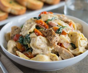 Cheese Tortellini with Creamy Goat Cheese Sauce