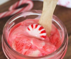 Peppermint Ice Cream No Churn