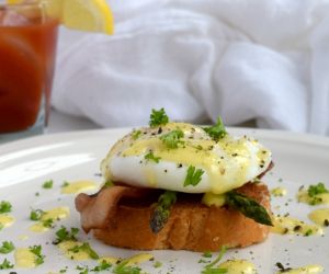 Eggs Benedict Crostini with Roasted Asparagus, Bacon, and Easy Hollandaise