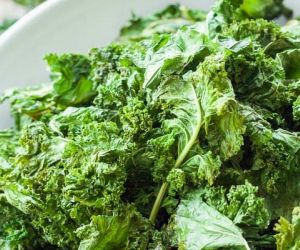 Baked Garlic Kale Chips