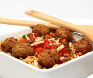 Garlic Tomato Spaghetti Sauce & Johnsonville® Meatballs
