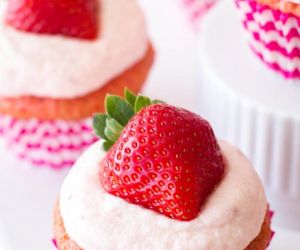 Strawberries and Cream Cupcakes