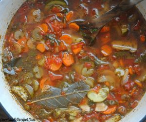 Crock Pot Homemade Vegetable Soup (Stove Top too)!