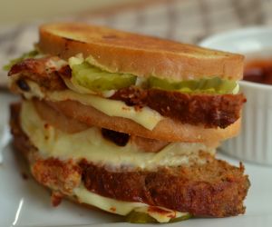 Grilled Meatloaf Sandwich