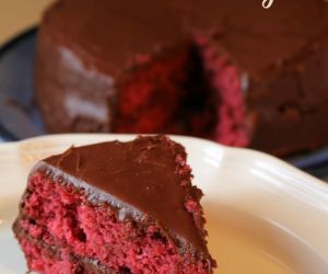 Raspberry Cake with Chocolate Frosting
