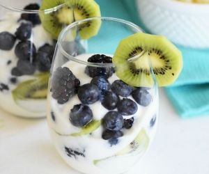 Refreshing Fruit Parfaits & Quick Meal Ideas