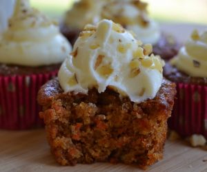 Carrot Cupcakes with White Chocolate Cream Cheese Frosting