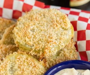 Panko Crusted Baked Fried Green Tomatoes with Lulus Wow Sauce