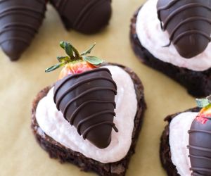 Chocolate Covered Strawberry Brownies