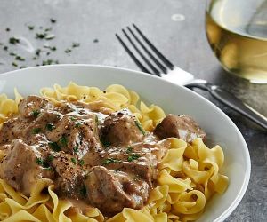 Slow Cooker Beef Stroganoff