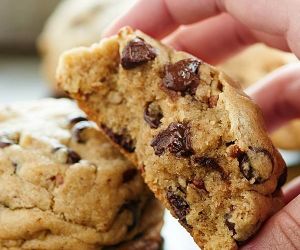 Fluffy Chocolate Chip Cookies