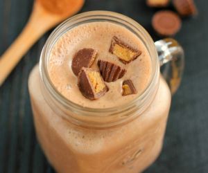 Chocolate Peanut Butter Cup Smoothie