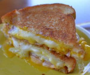 Easy Breakfast Grilled Cheese