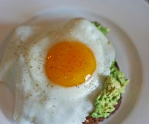 Avocado Egg Toast