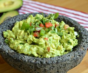 Homemade Mexican Guacamole