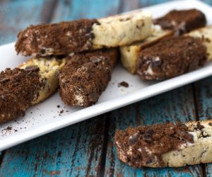 Thin Mints White Chocolate Biscotti