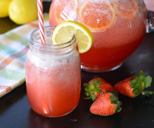 Fresh Strawberry Lemonade