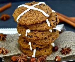 Hot Cross Cookies