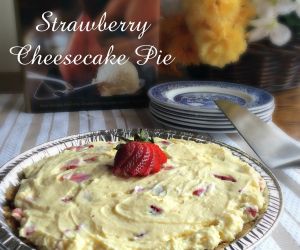 NO-BAKE Strawberry Cheesecake Pie