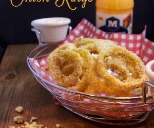Buffalo Blue Cheese Onion Rings with Spicy Blue Cheese Dip