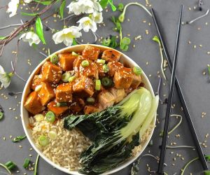 Sticky Chili Ginger Tofu