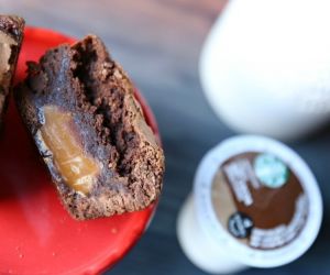 Caramel Stuffed Brownies Cupcake Recipe