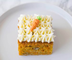 Carrot cake squares