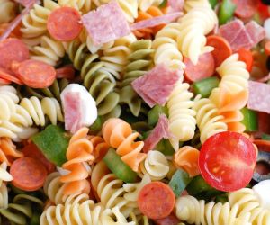Easy Italian Pasta Salad with Pepperoni