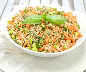 Spicy Farro Salad with Edamame and Carrots {Vegan}