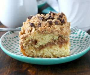 Peanut Butter Crumble Coffee Cake