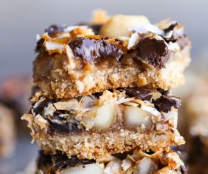 Dark Chocolate Macadamia Nut Magic Bars