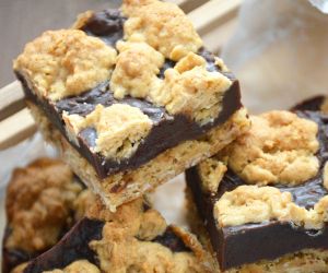 Oatmeal Fudge Bars