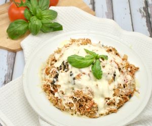 Slow Cooker Chicken Caprese