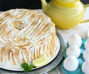 Lemon Meringue Angel Food Cake