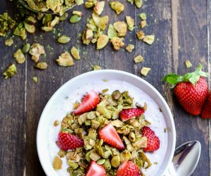 Matcha Granola (Gluten Free + Vegan)