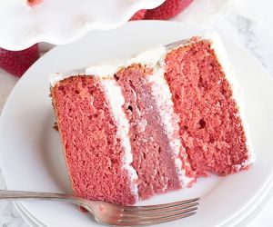 Fresh Strawberry Cake