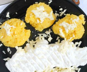 Polenta sour cream cheese breakfast