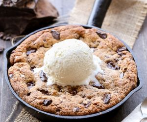 Paleo Chocolate Chip Skillet Cookie