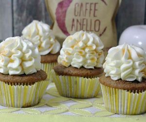 SALTED CARAMEL CUPCAKES WITH SALTED CARAMEL FROSTING