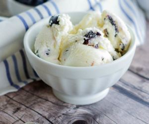 Lemon Curd & Blueberry Ice Cream