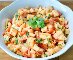 Summer Garden Fresh Cantaloupe Salsa