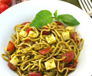 Spicy Pesto Margherita Yakisoba Noodle Salad