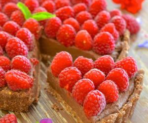Healthy Raspberry Chocolate Fudge Tart