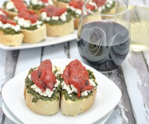 Kale Pesto Goat Cheese Crostini with Roasted Red Pepper + Wines of Garnacha