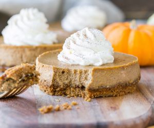 Gluten Free Mini Pumpkin Cheesecakes with Pretzel Crust