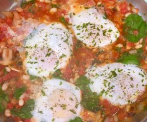 Skillet Eggs and Tomatoes with Spinach