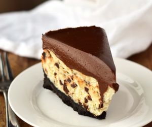 Chocolate chip cheesecake with chocolate mousse