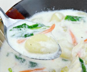 Pressure Cooker Copycat Olive Garden Chicken Gnocchi Soup