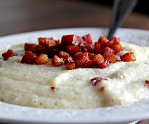 This is the Best Ever Simple Cheesy Bacon Grits