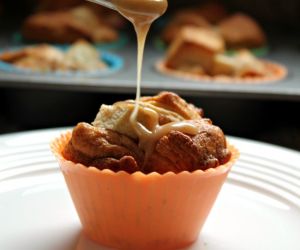 Apple Monkey Bread Cupcakes with Cinnamon Glaze